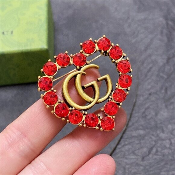 🎁🎉GUCCI love red crystal double G brooch s286 - Picture 7 of 7